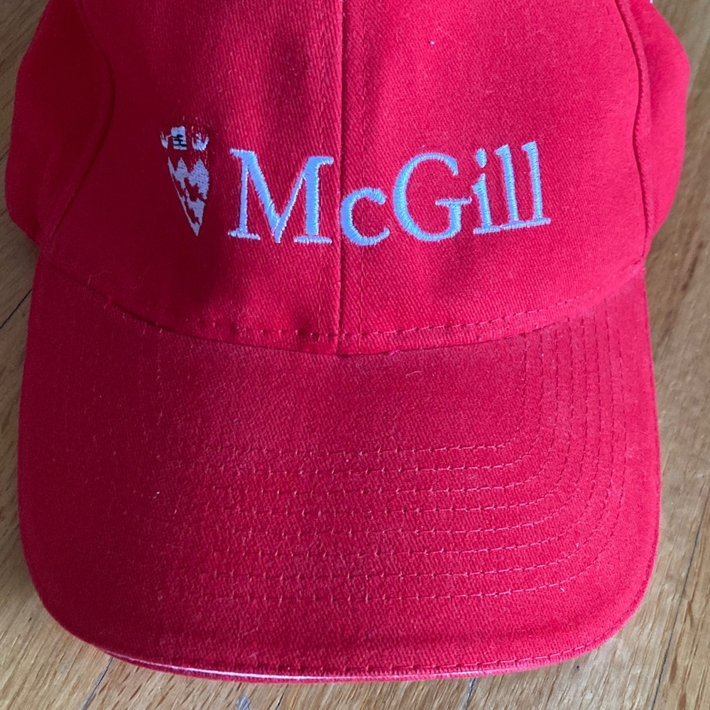 Red McGill 🇨🇦university cap NWT